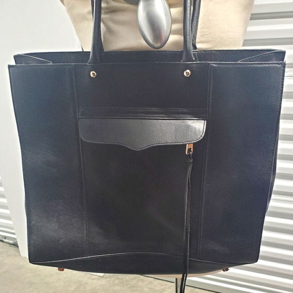 Rebecca Minkoff Handbags - Rebecca Minkfoff Black Leather tote